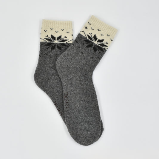 Adult Snowflake Pattern Wool Socks